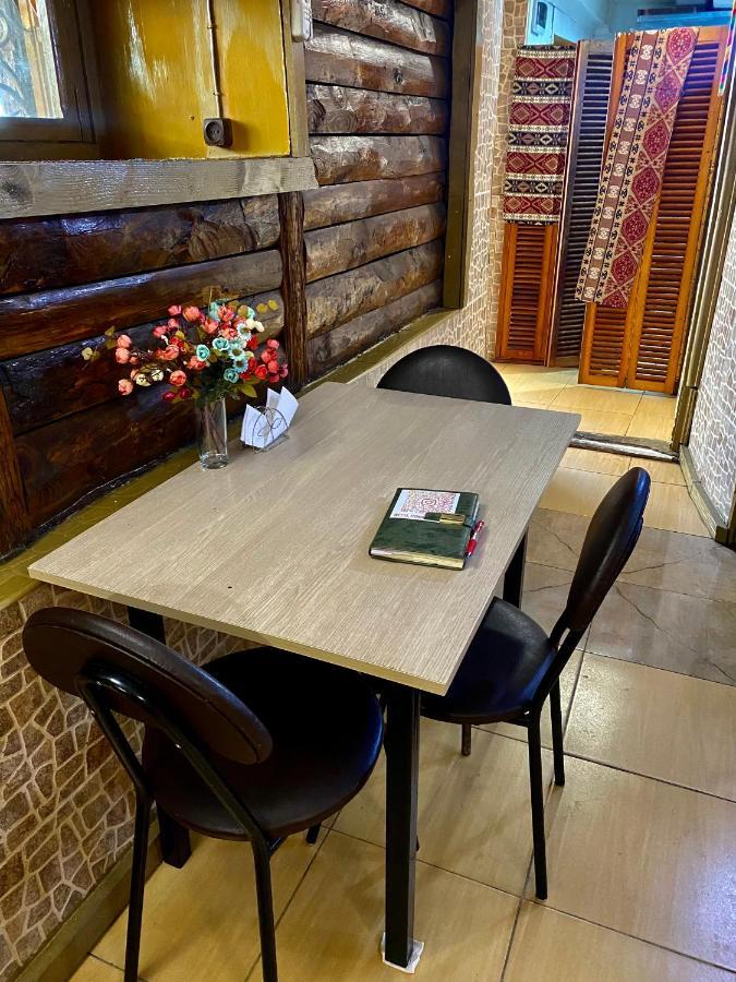 Communication Hostel 巴统 外观 照片